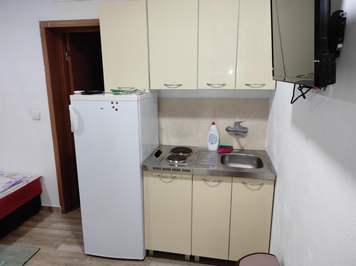 Apartment Perutovic Sutomore Zewnętrze zdjęcie