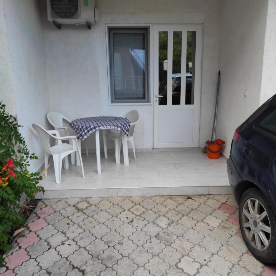 Apartment Perutovic Sutomore Zewnętrze zdjęcie