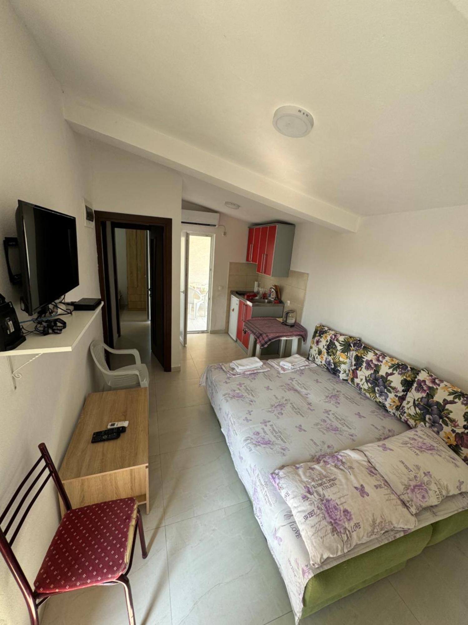 Apartment Perutovic Sutomore Zewnętrze zdjęcie