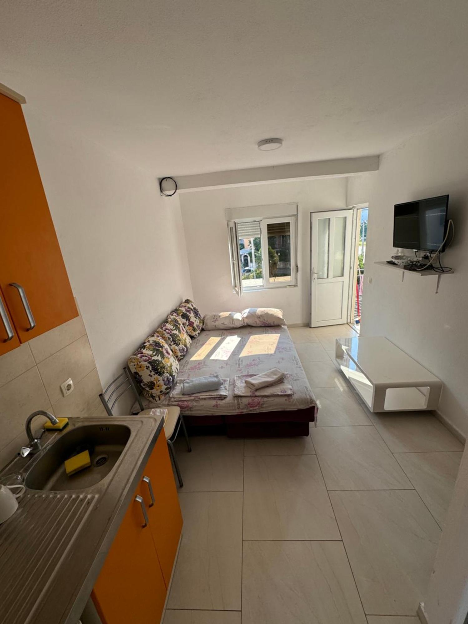 Apartment Perutovic Sutomore Zewnętrze zdjęcie