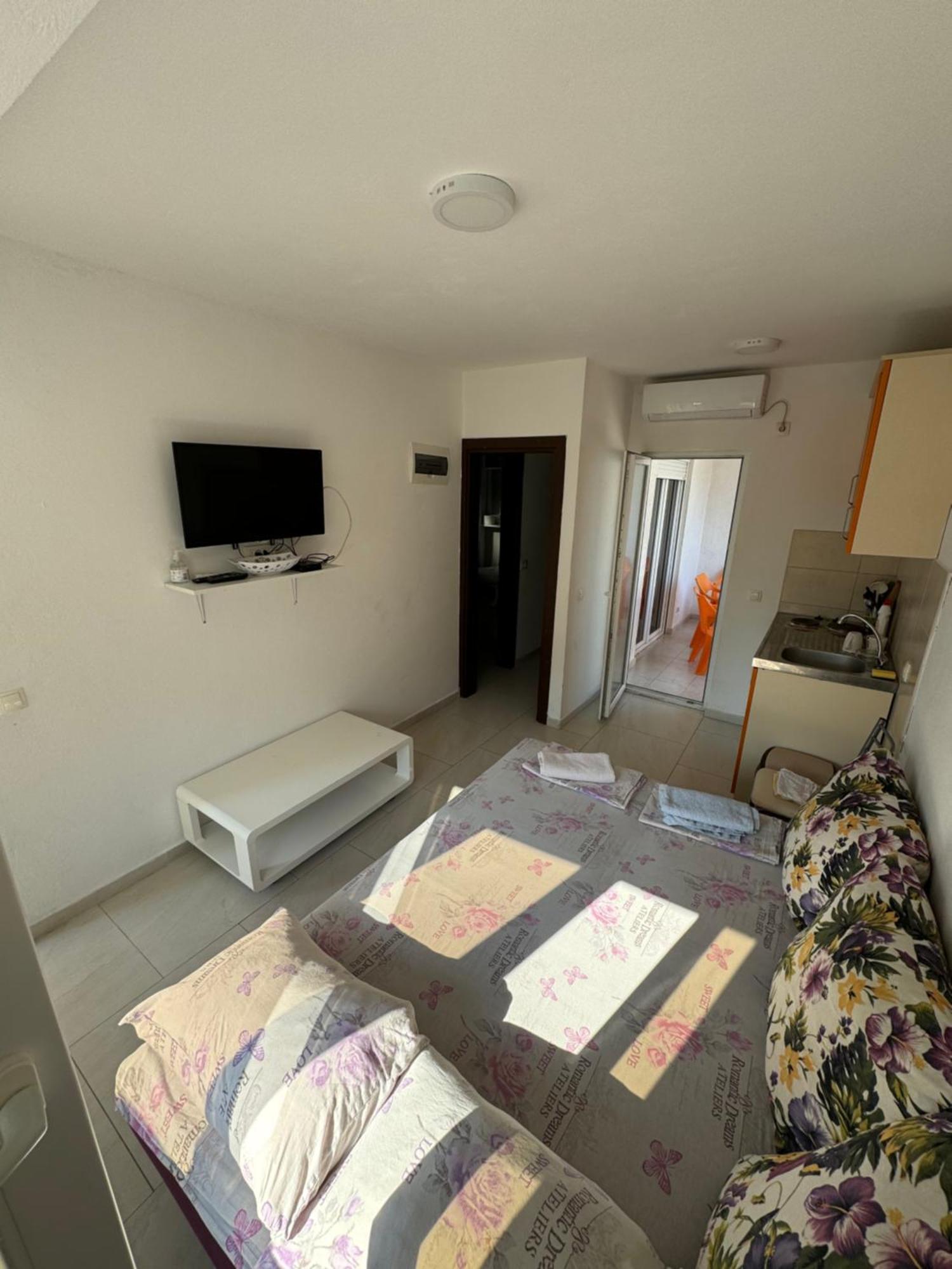 Apartment Perutovic Sutomore Zewnętrze zdjęcie