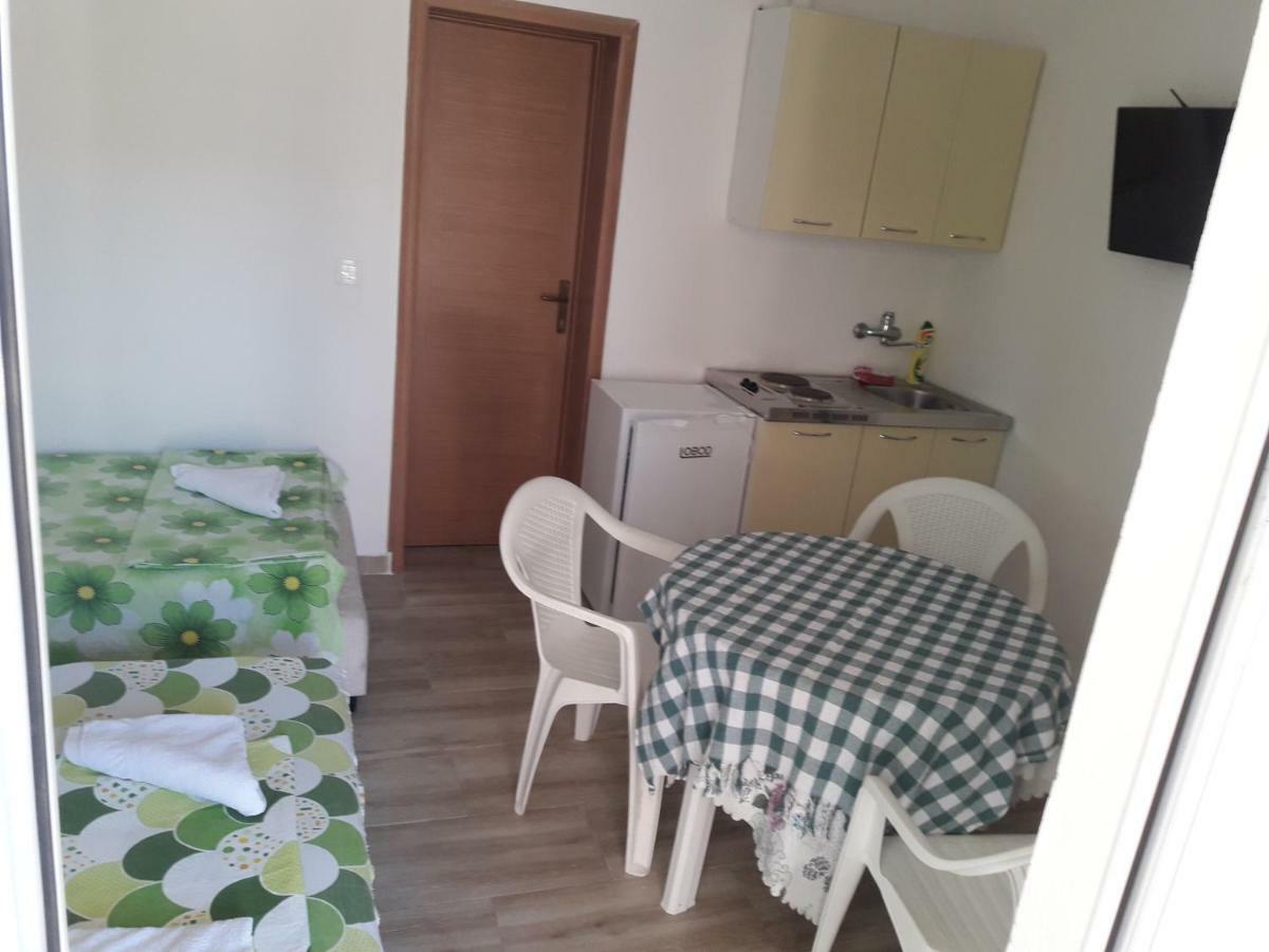 Apartment Perutovic Sutomore Zewnętrze zdjęcie
