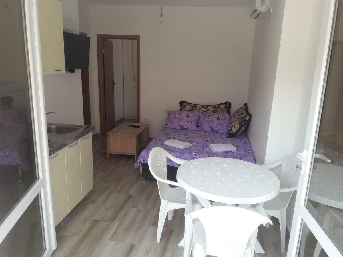 Apartment Perutovic Sutomore Zewnętrze zdjęcie