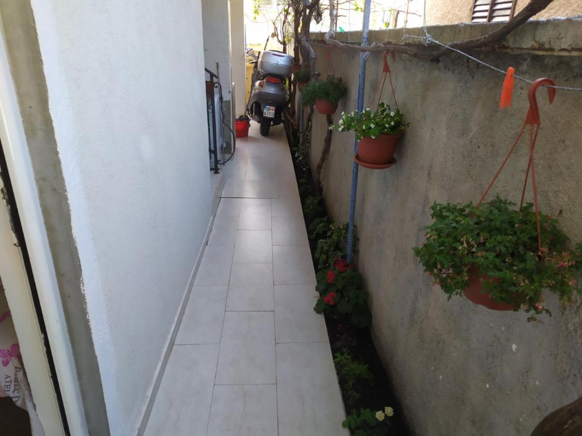 Apartment Perutovic Sutomore Zewnętrze zdjęcie